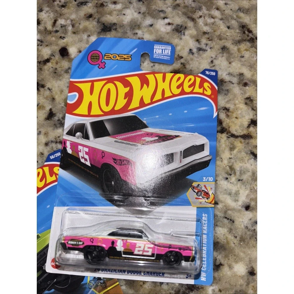 Hot Wheels Set Of  Three Pieces New In Original Packaging‎ 3698